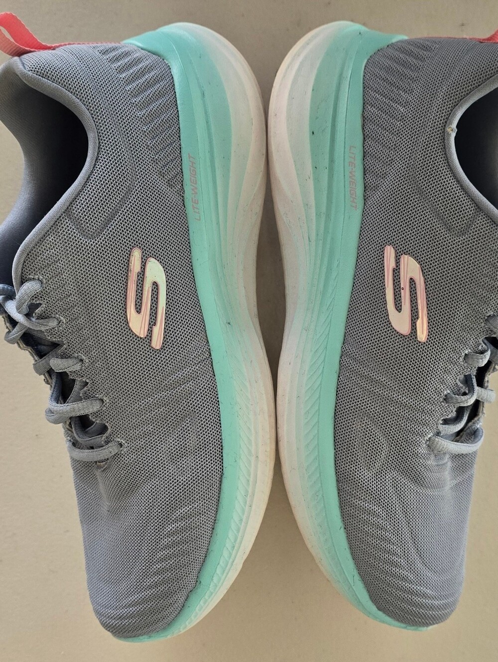 size 9.5 SKECHERS Gray Mesh Lace Up Low Top Athletic Sneaker Mint Green Pink
